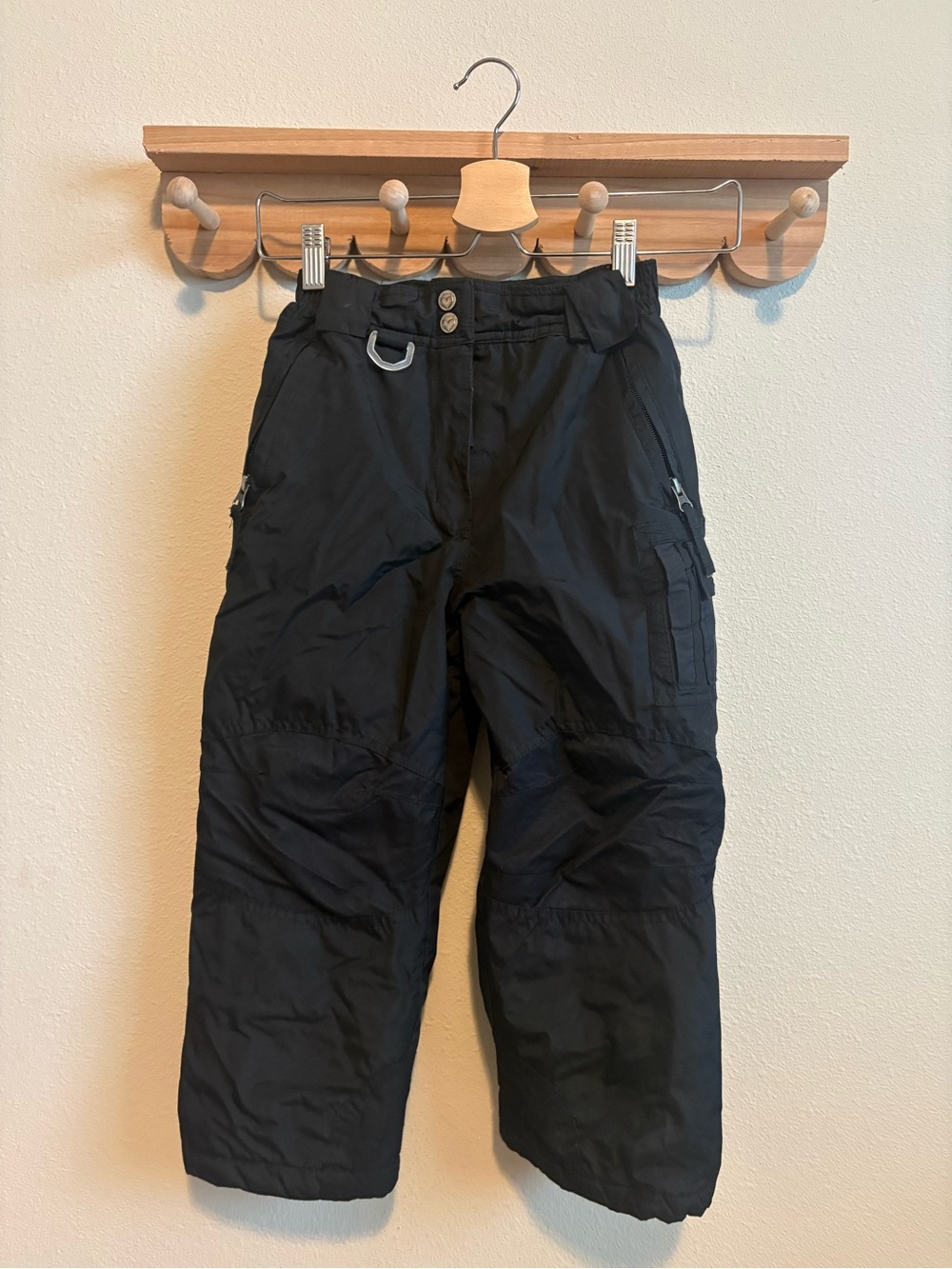 32 Degrees Black Kids Snow Joggers with Utility Pockets